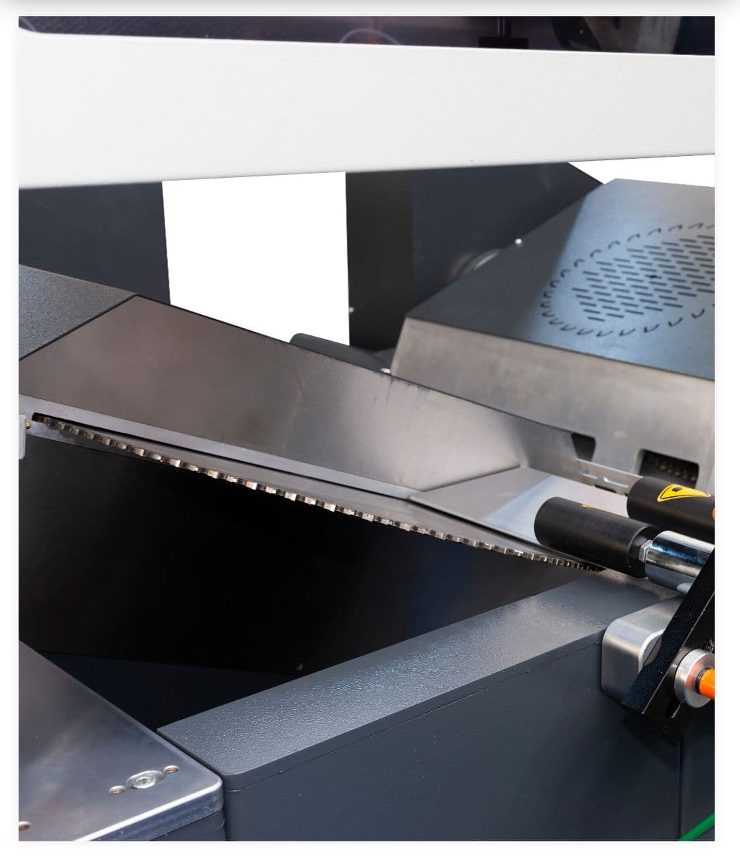 Masina de Debitat Profile Aluminiu & PVC (2 capete) cu Servomotor (Ø600mm) - DS631